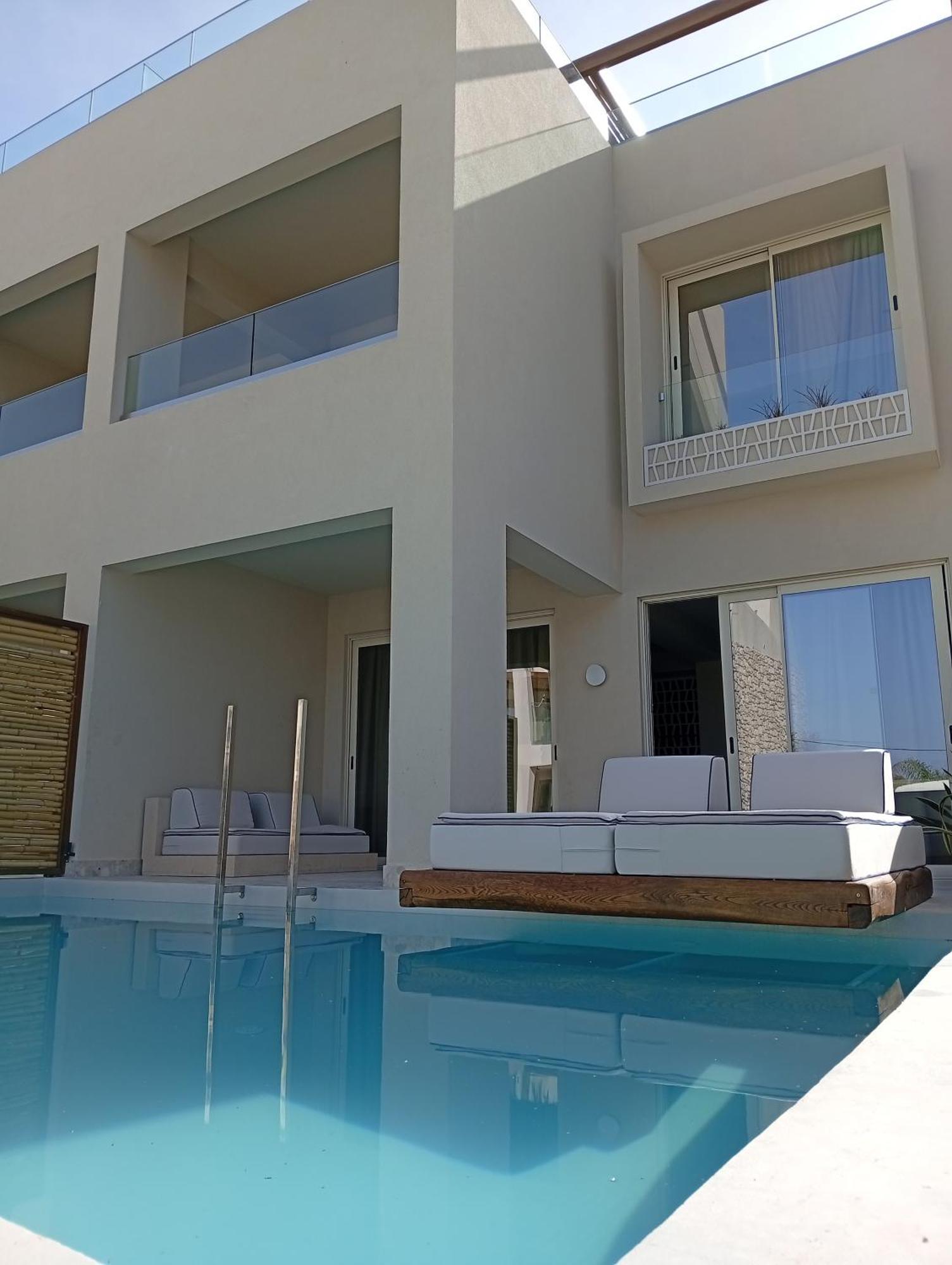 Uzenie All Suites Boutique Resort (Adults Only) Аделіанос-Камбос Екстер'єр фото