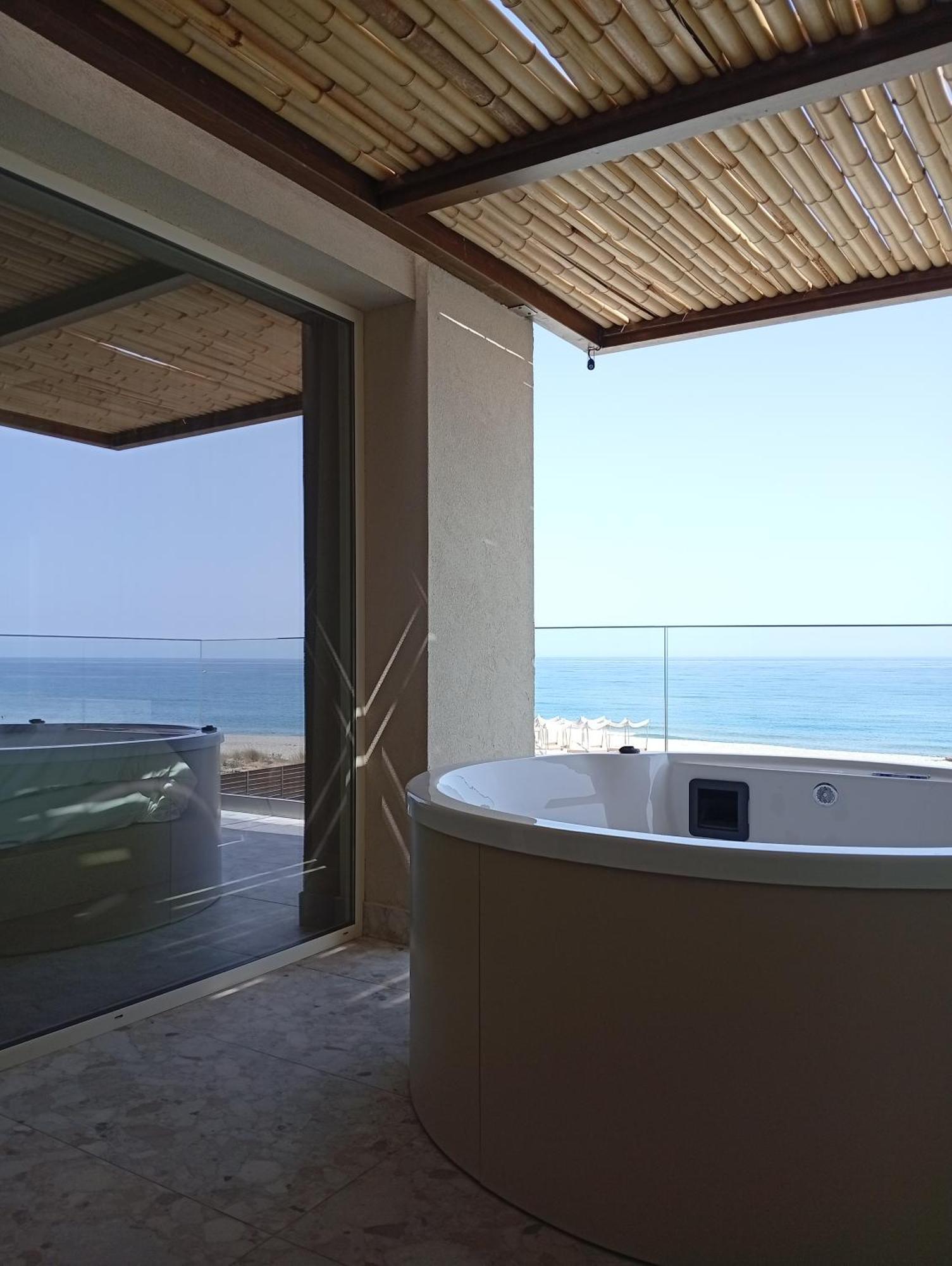 Uzenie All Suites Boutique Resort (Adults Only) Аделіанос-Камбос Екстер'єр фото