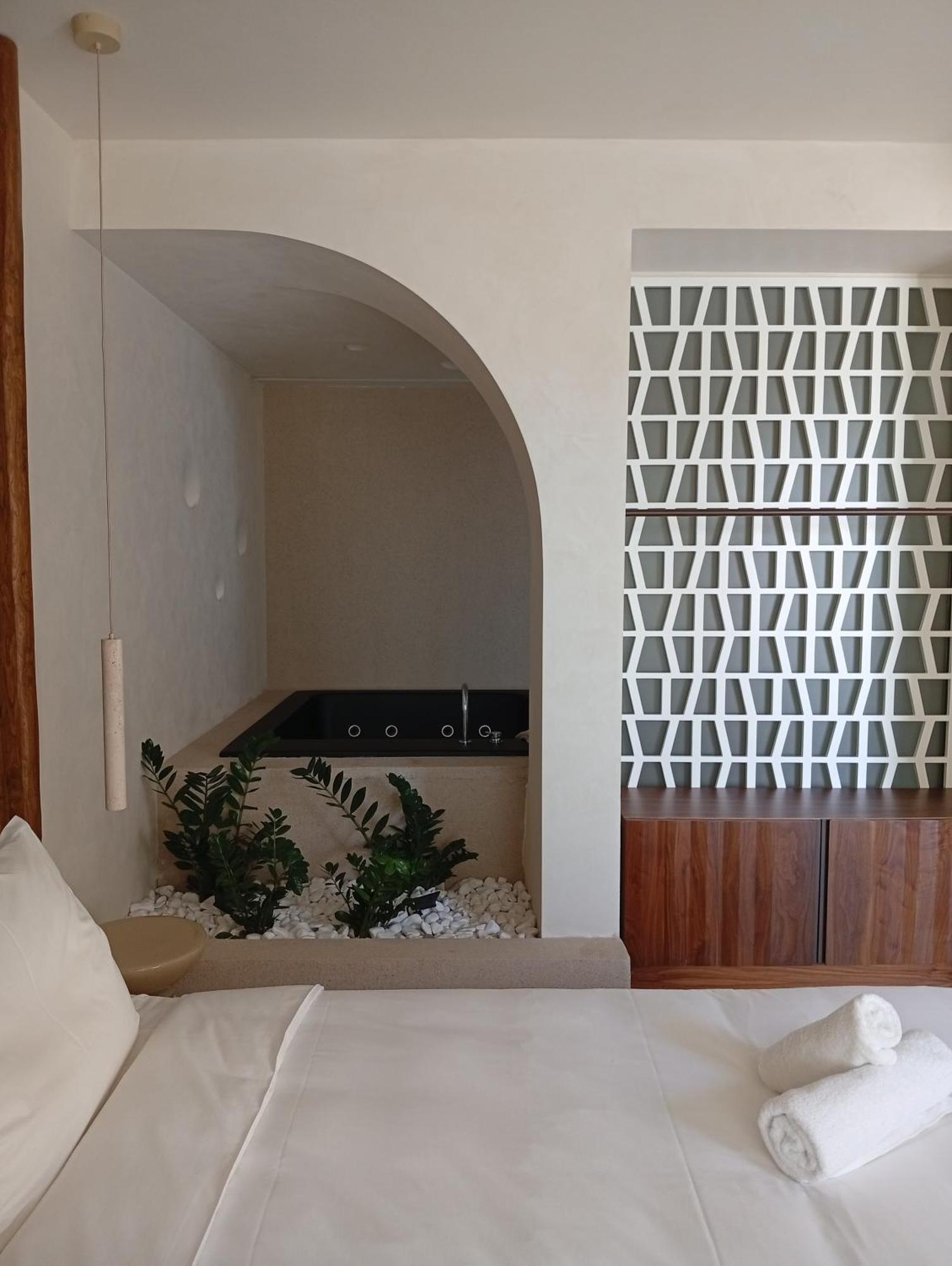Uzenie All Suites Boutique Resort (Adults Only) Аделіанос-Камбос Екстер'єр фото